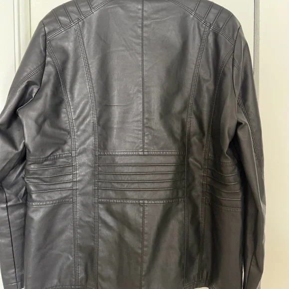 Black Leather Jacket Women’s Size 1X, Like New! - Picture 3 of 3